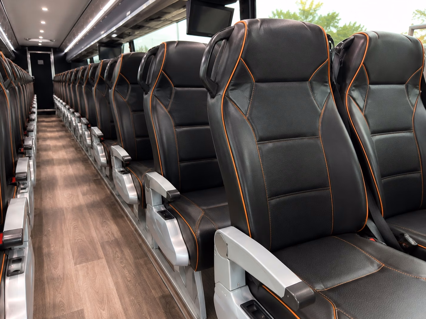 let charterbusrentalcambridgema com handle cambridge prom transportation while you focus on the fun